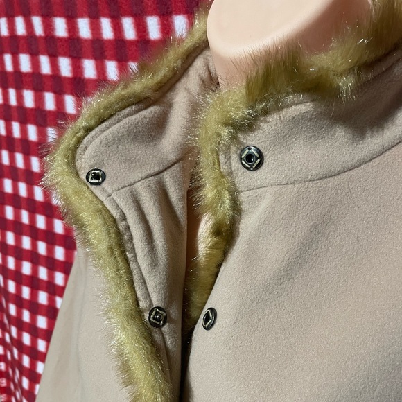 To-Ko Cream Mixed Wool Coat w/ pockets & faux fur Women Size US M - Picture 2 of 5